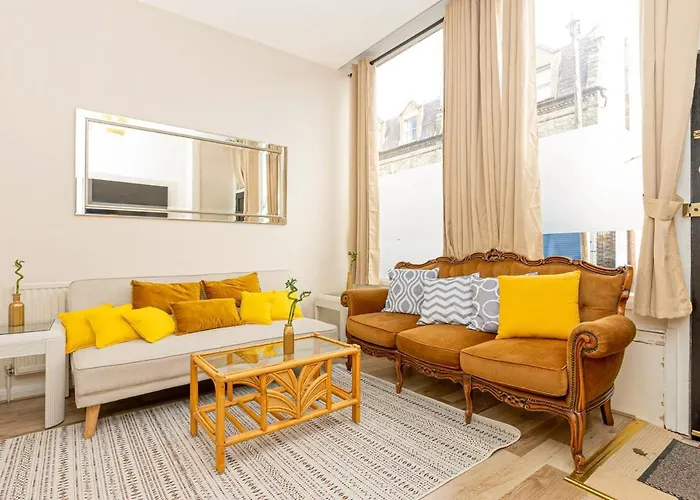 Spacious 4-Bed Fulham Stay Walk To River Thames