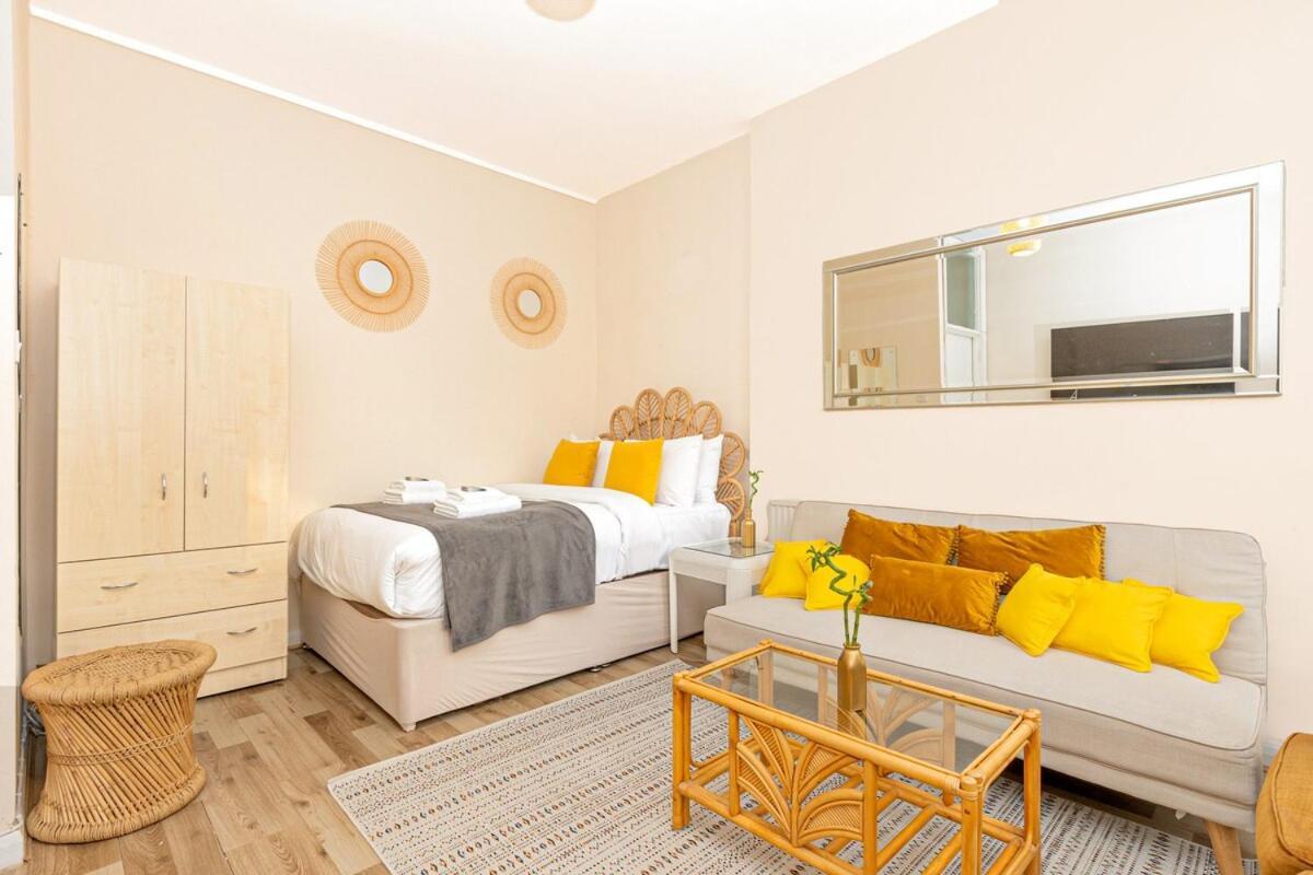 Spacious 4-bed Fulham Walk To River Thames Londres