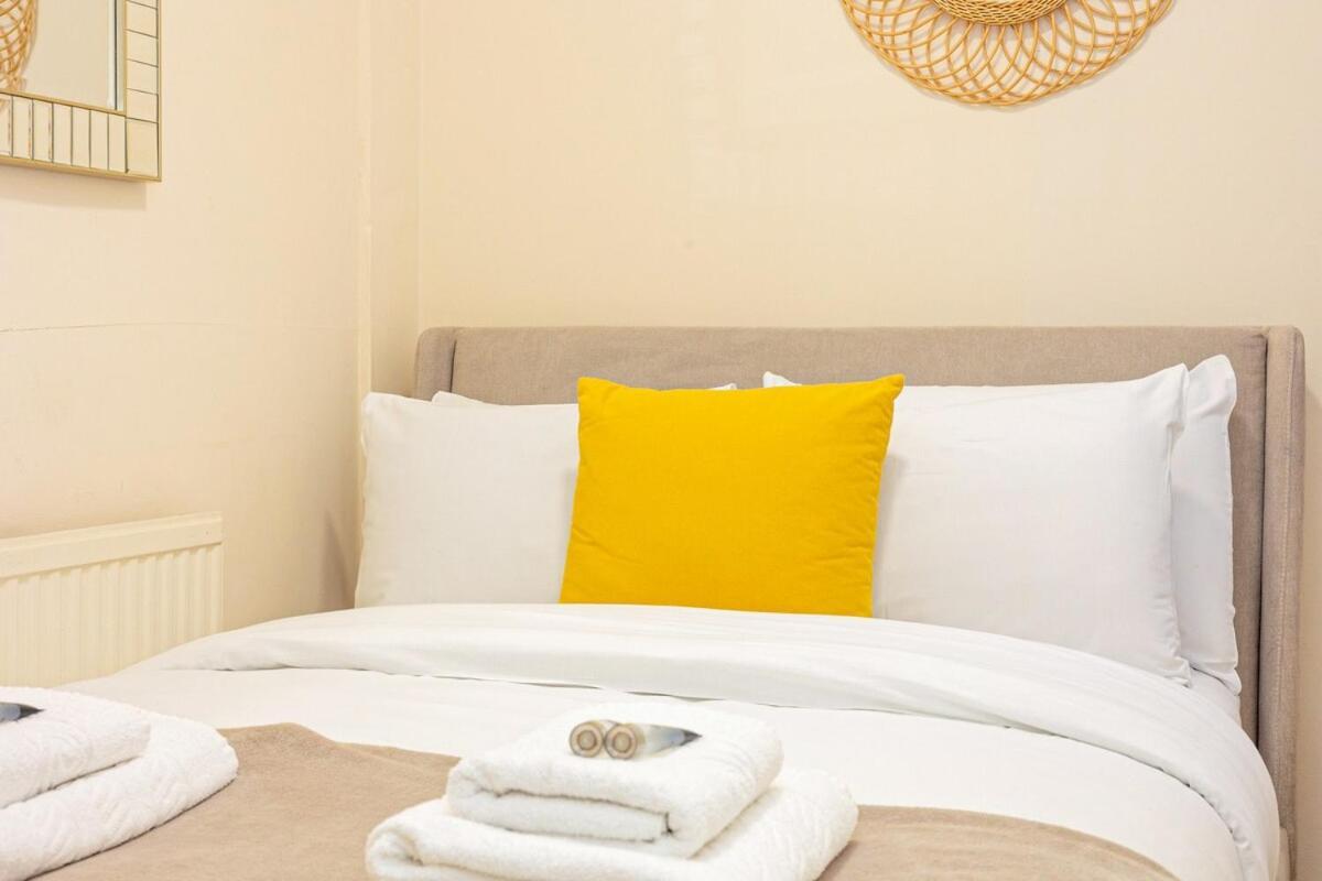 Spacious 4-bed Fulham Walk To River Thames * Londres